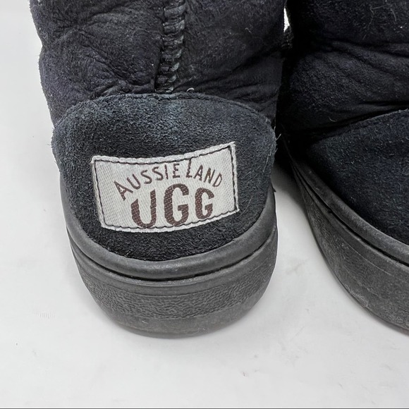 Ugg Aussie Land Black Leather Mid Shaft Cozy Sheep Skin Boots - Picture 8 of 8